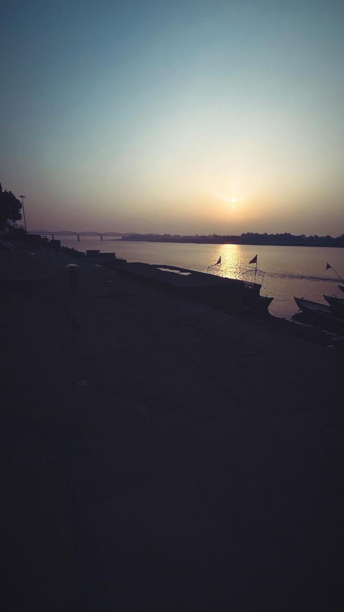 Tandon On The Ganga Ghat Lodge Varanasi