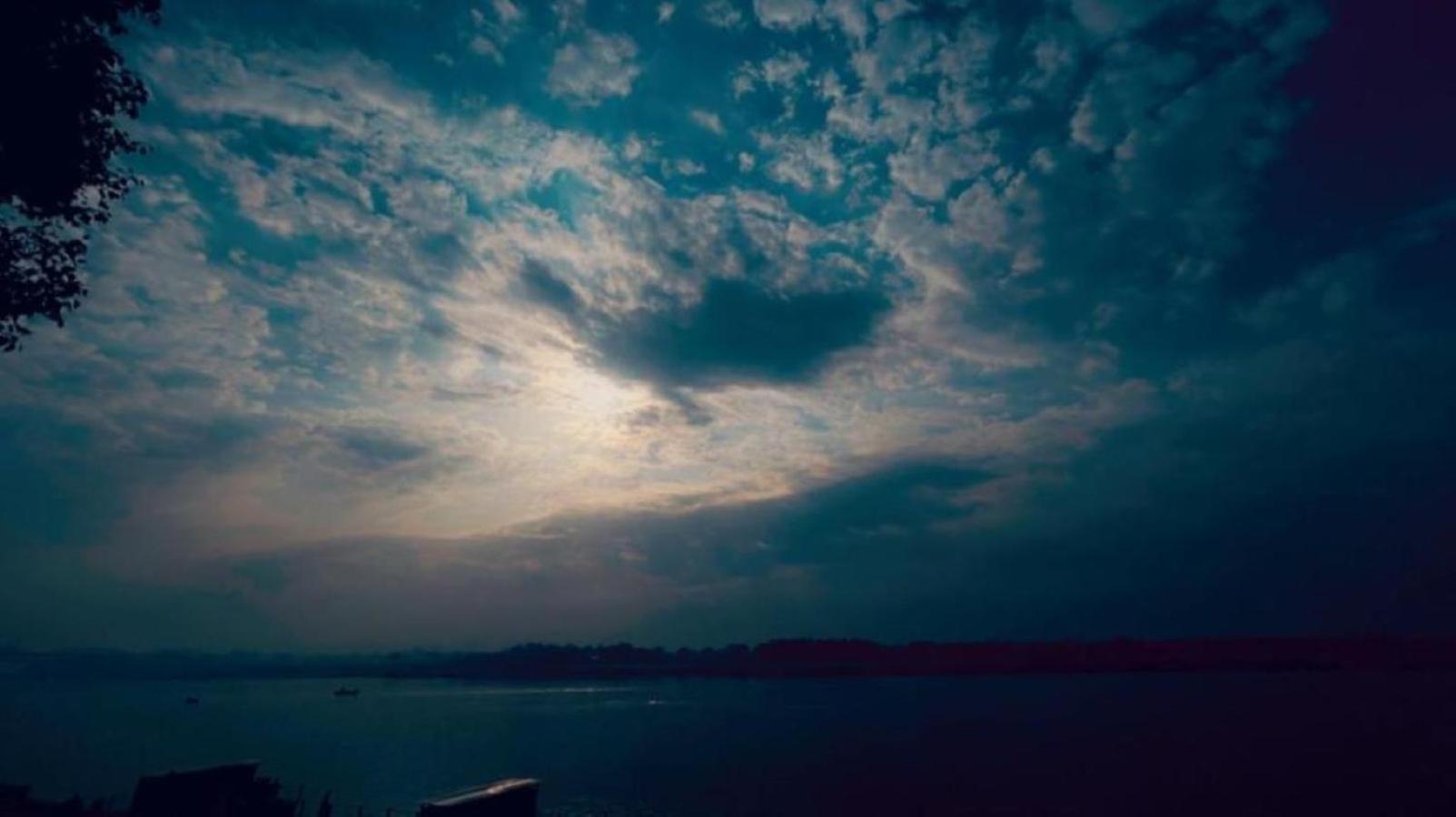 Lodge Tandon On The Ganga Ghat